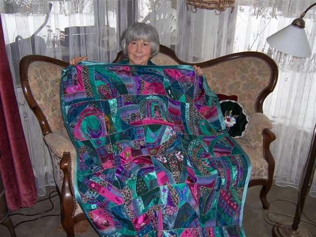 Annetta Hammel mit Crazy Quilt in Violett und Grün